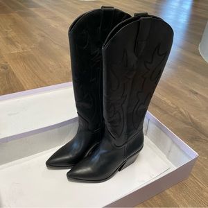 Madden Girl Arizona Boot, size 7